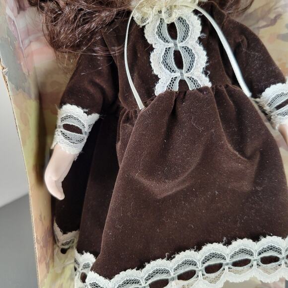 Porcelain Doll Classical Symphony Special Edition 1992 12" Adorable Memories - Picture 5 of 16